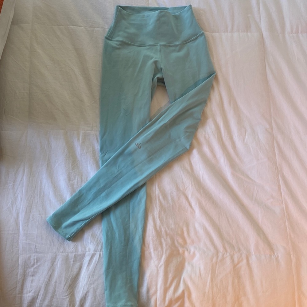 Alo High-Waist Airbrush Legging in color teal